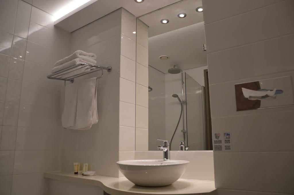 Deluxe Double or Twin Room Sea View,318452817:JPEG